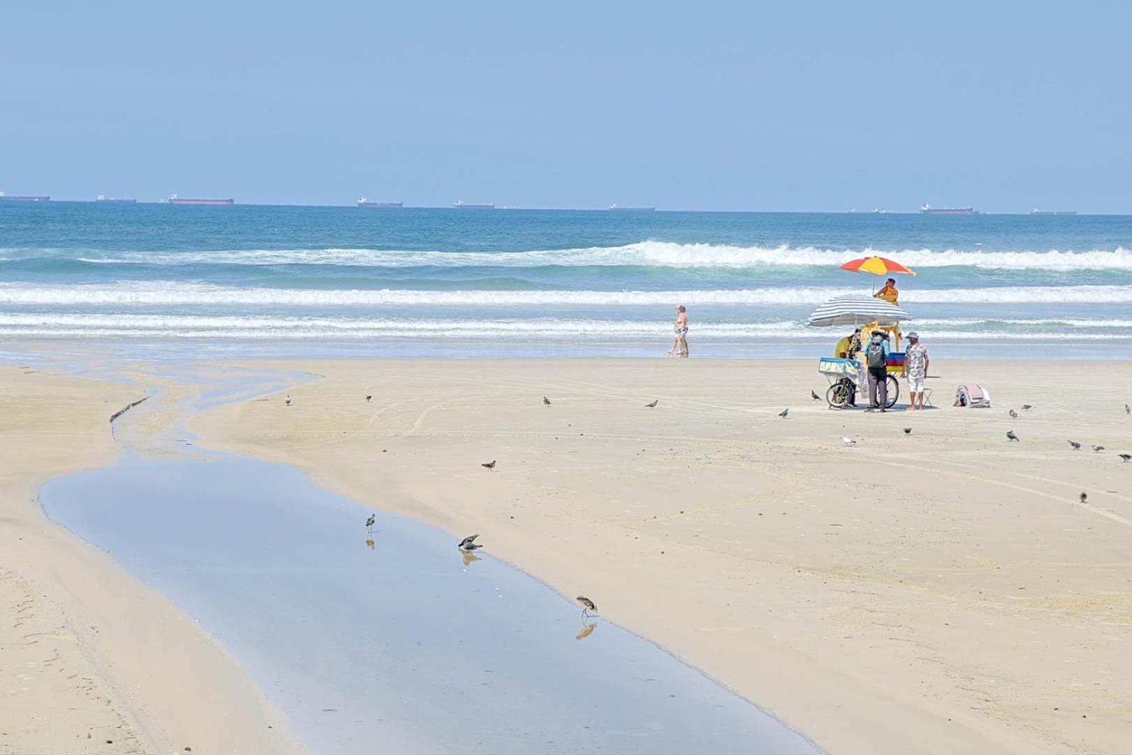 Apto A 500 Metros Da Praia Da Enseada Guaruja Exterior photo